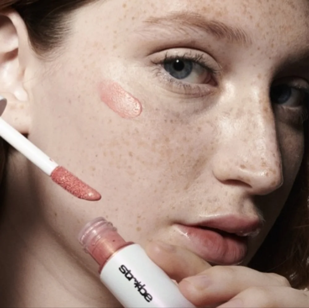 MAC COSMETICS Strobe Bleam Liquid Blush In Starlite - Rose Gold & Gold Shimmer